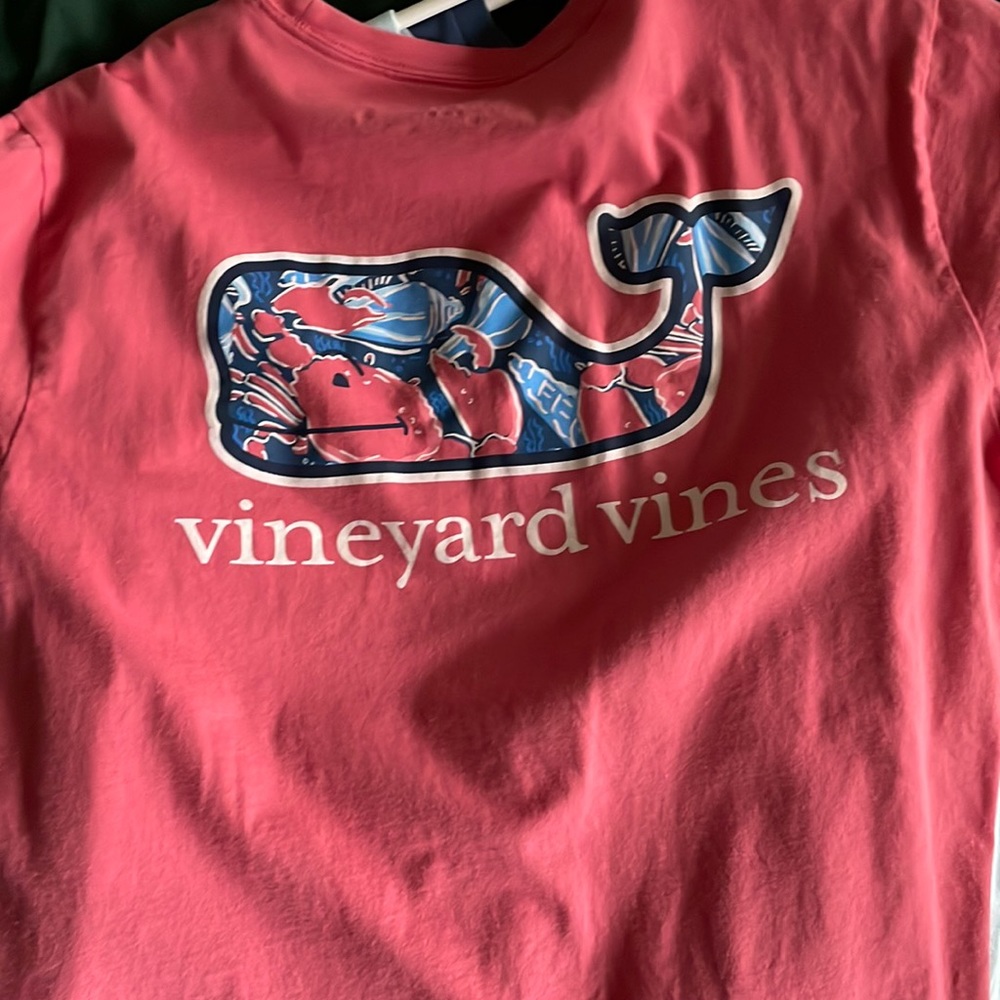 Vineyard Vines whale t shirt